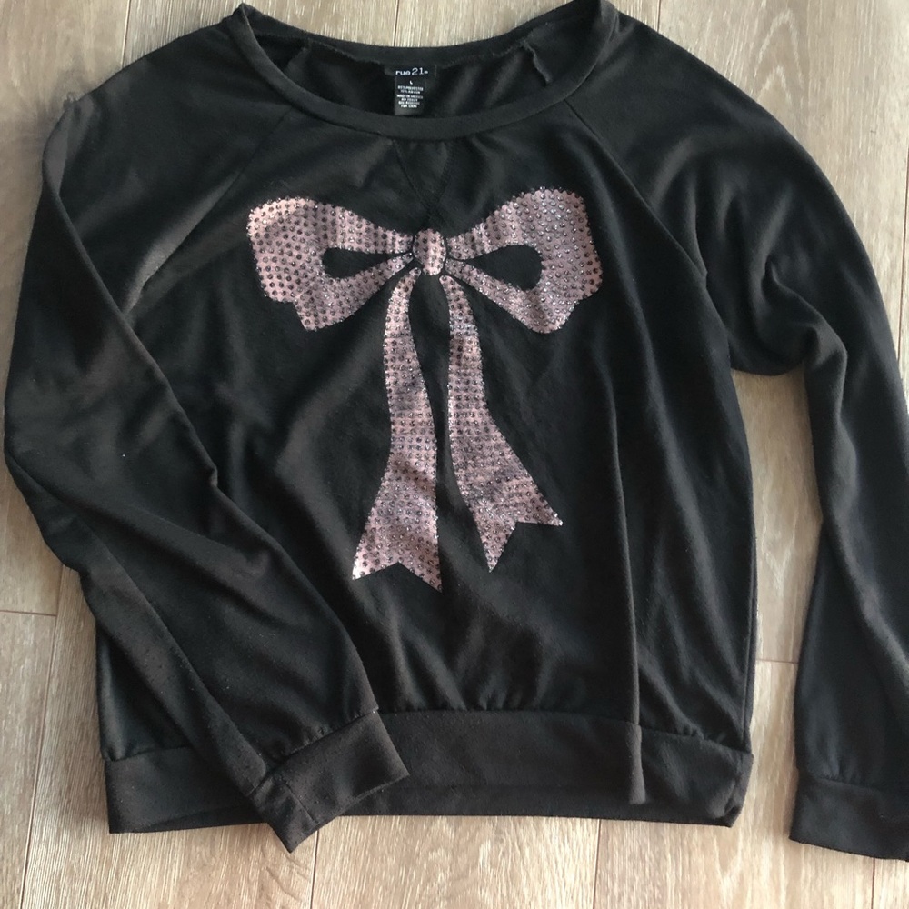 Sparkly ribbon crew neck